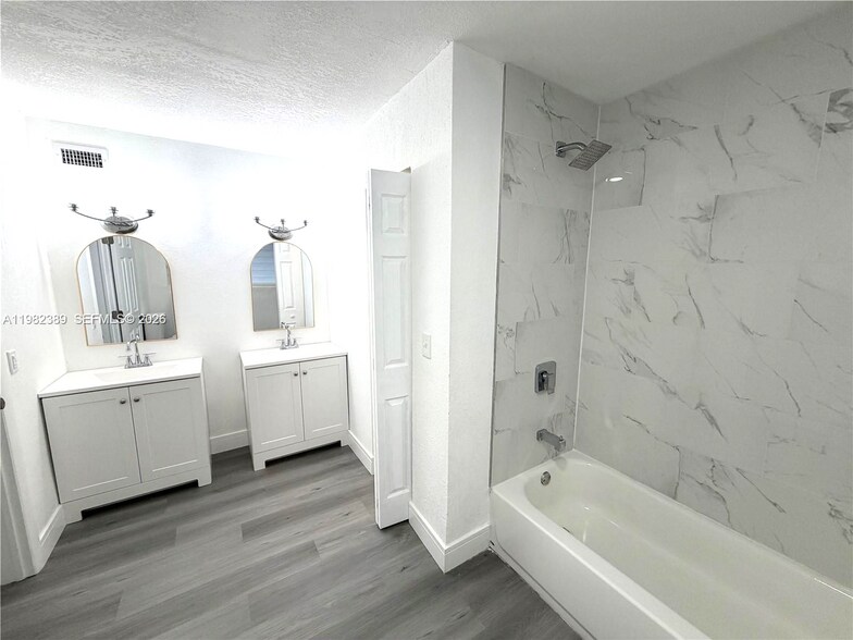 Building Photo - 7155 W 2nd Way