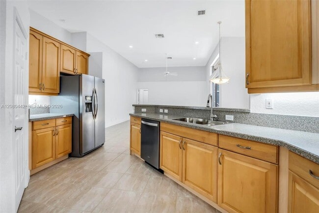 Building Photo - 171 SW 101st Ave