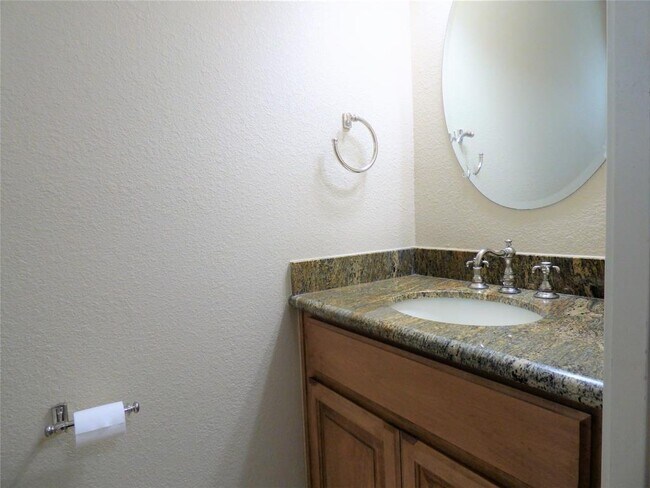 Building Photo - 1027 Short Reach Dr