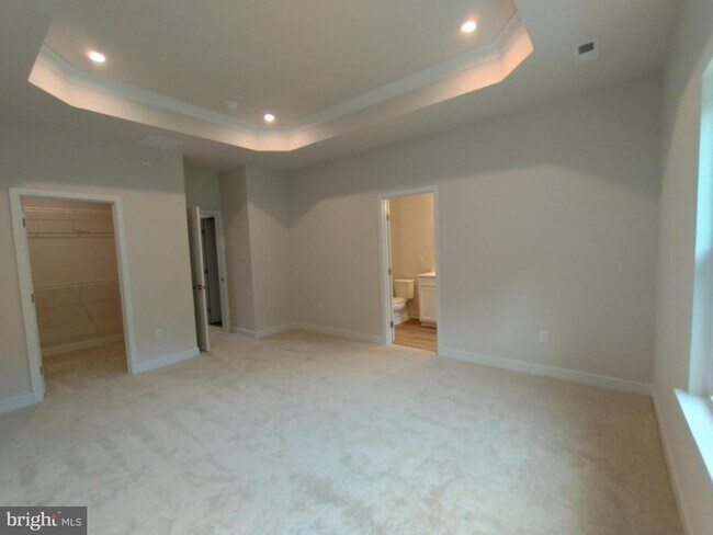 Building Photo - 124 Glory Maple Ln