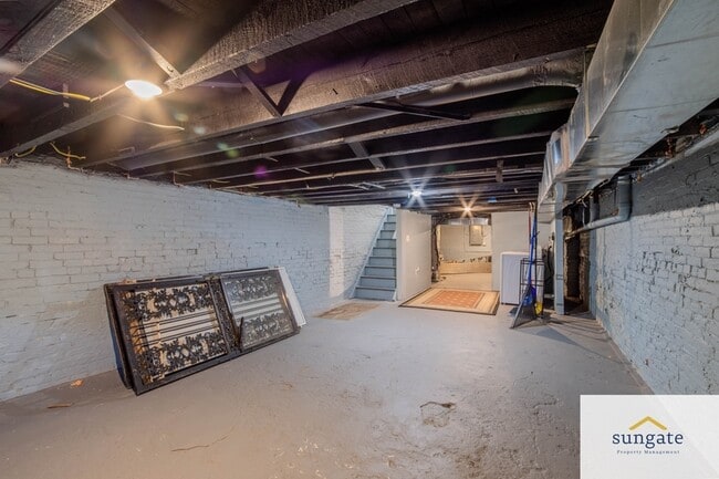 Building Photo - 1516 N Patterson Park Ave