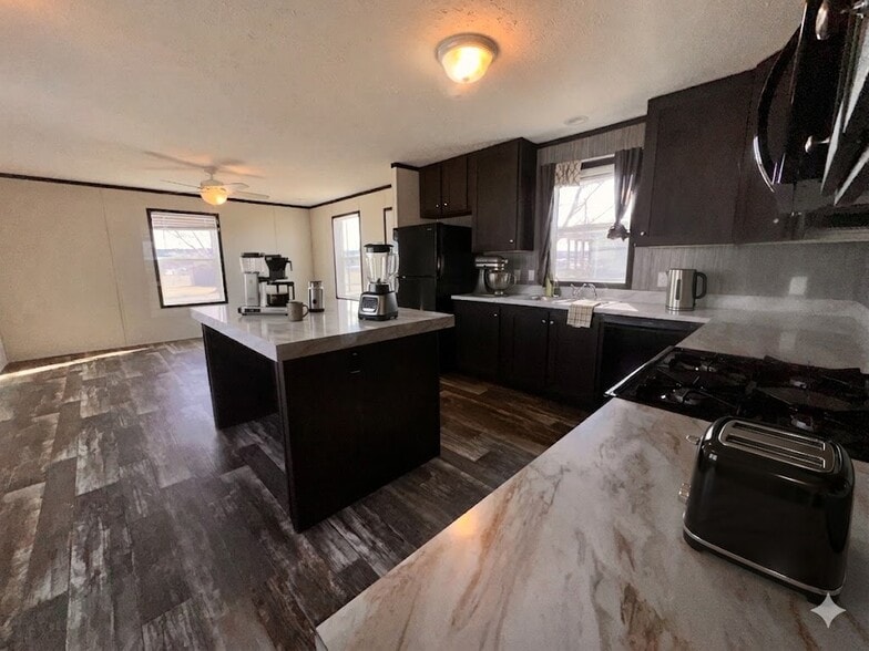 Building Photo - 24 Skeena St