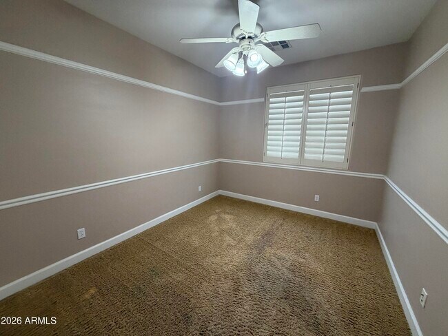 Building Photo - 421 W Wisteria Pl