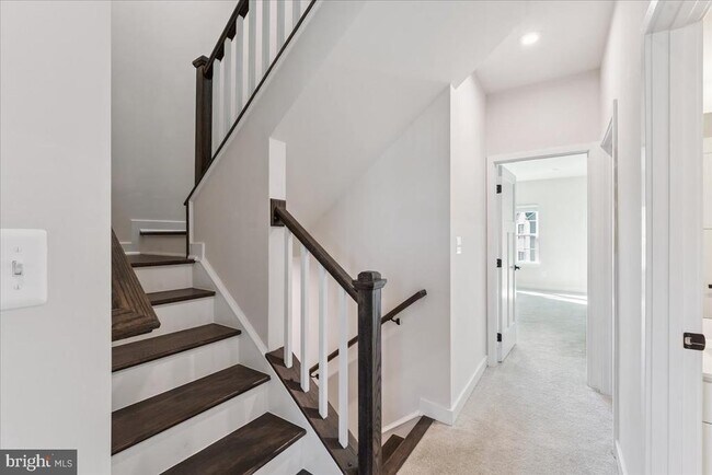 Building Photo - 14032 Sunrise Valley Dr