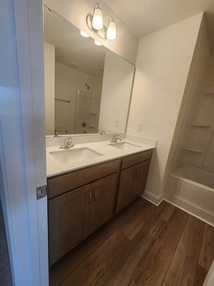 Building Photo - Room in Townhome on Caddis Bnd
