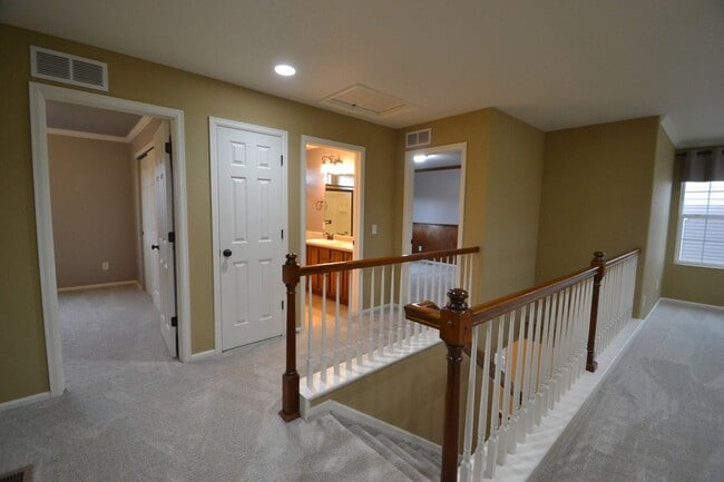 Building Photo - 4 bedrooms and large loft in Banning Lewis...