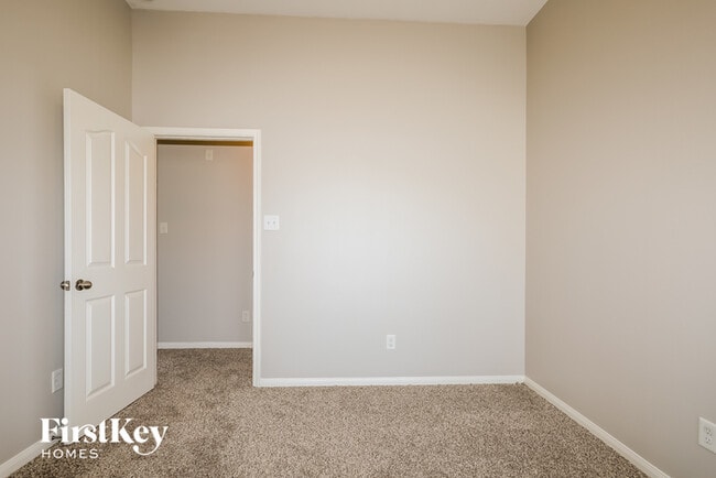 Building Photo - 10047 Arcadian Spgs Ln