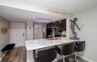 Building Photo - 1002 Windsong Cir