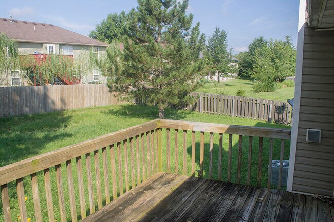 Building Photo - 4708 Manhasset Dr