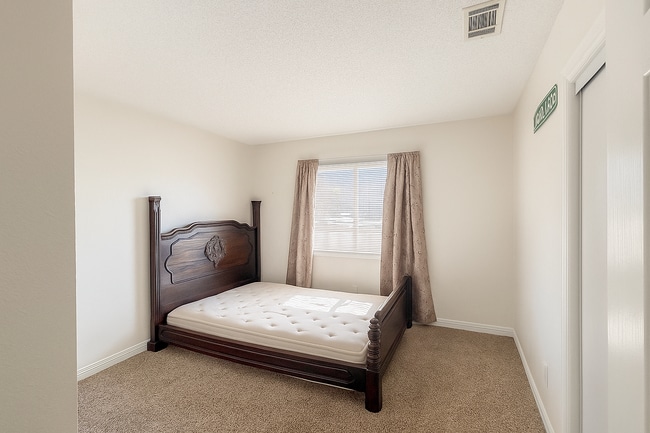 Building Photo - 16549 Mossdale Ave