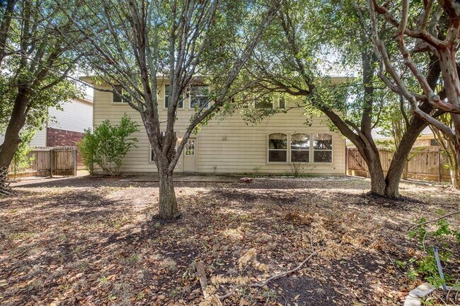 Building Photo - 4229 Kingsburg Dr