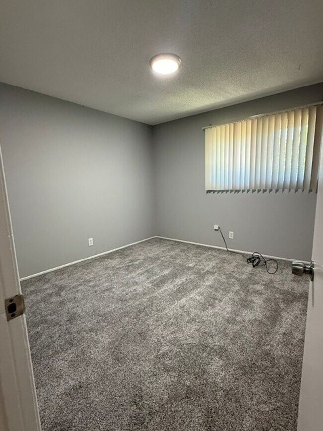 Building Photo - 2615 Pendragon Ln