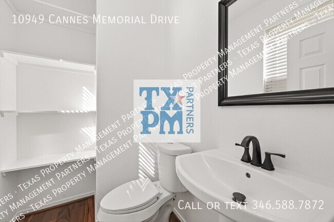 Building Photo - 10949 Cannes Memorial Dr