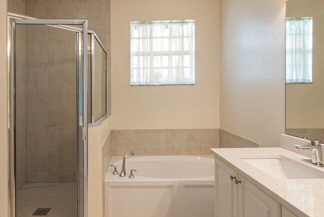 Building Photo - 9986 E Villa Cir