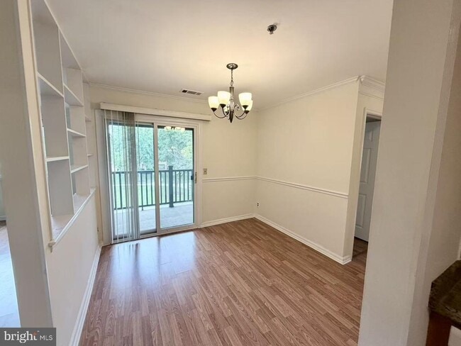 Building Photo - 1306 Sayre Dr