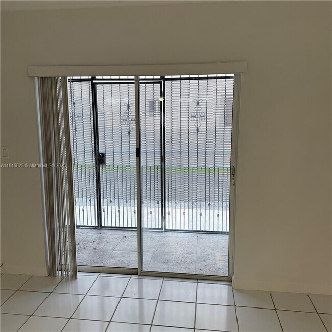 Building Photo - 2750 W 76th St