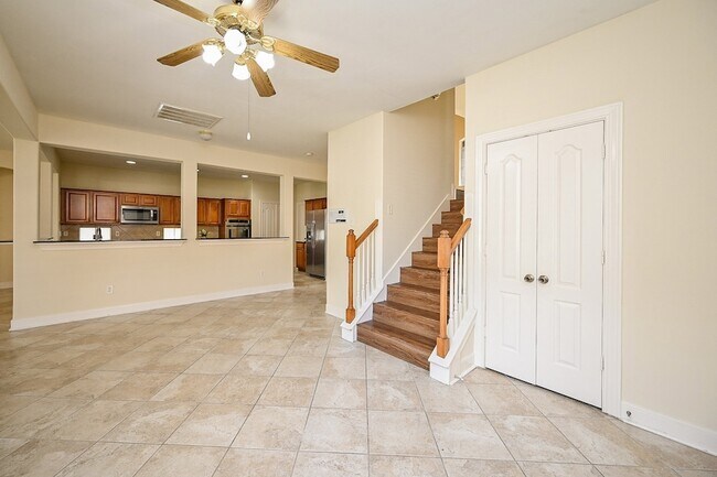 Building Photo - 1547 Lakeside Enclave Dr