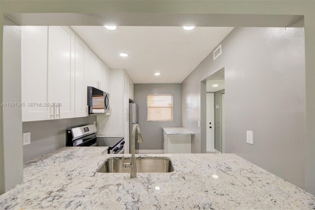 Building Photo - 851 NE 209th Terrace