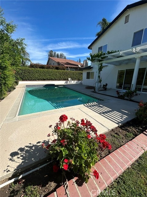 Building Photo - 1734 N Yurok St