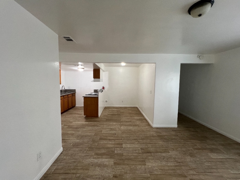 Building Photo - 821 Karma Ct