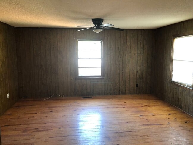 Building Photo - Newly remodeled home is located in Lancaster, SC 29720.