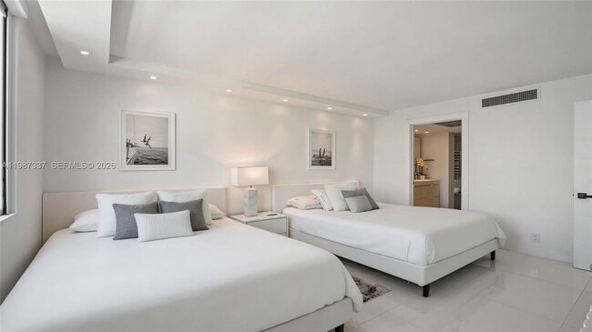 Building Photo - 6770 Indian Creek Dr