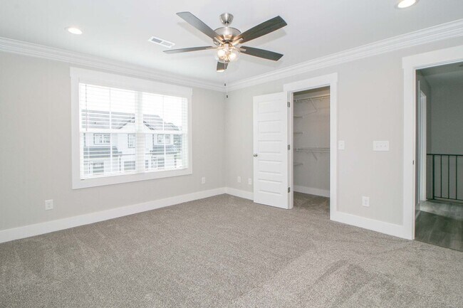 Building Photo - 166 Sango Dr