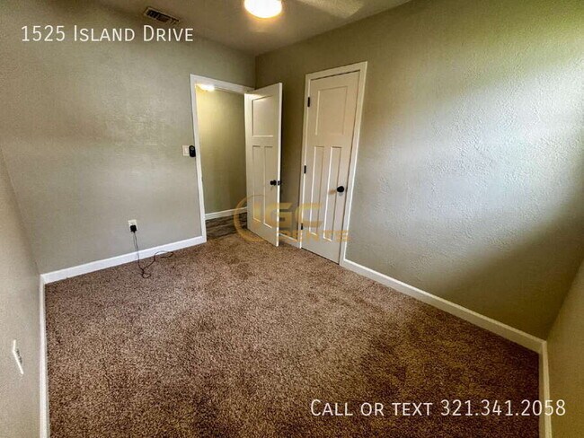 Building Photo - 1525 Island Dr