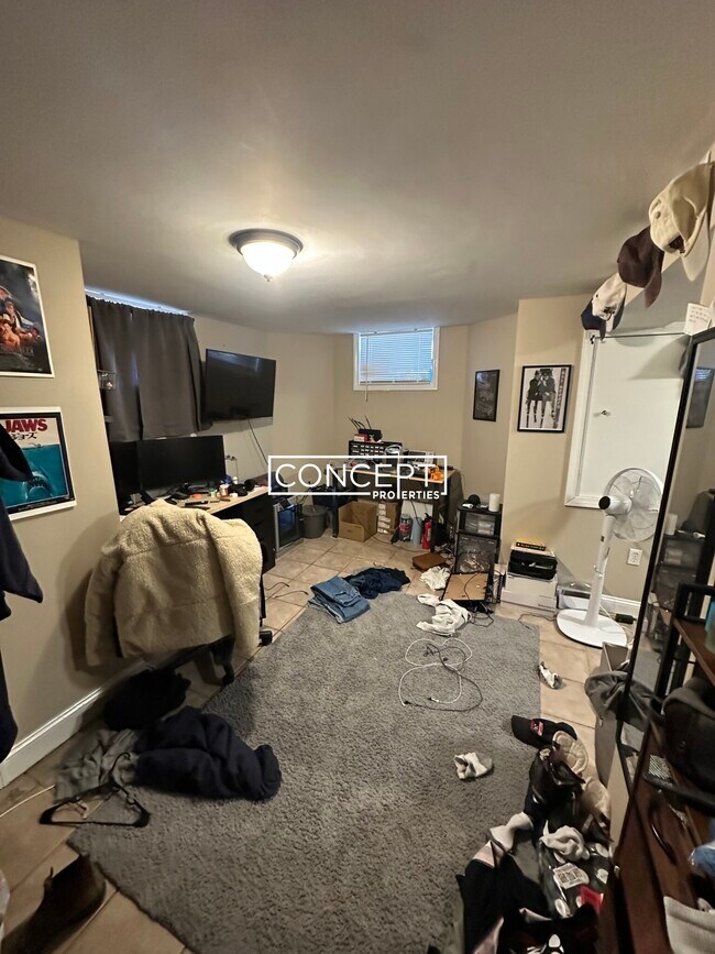 Building Photo - 6A Sunset St. Unit 1