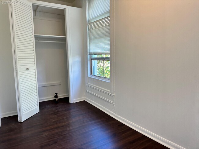 Building Photo - 82 Waring Pl