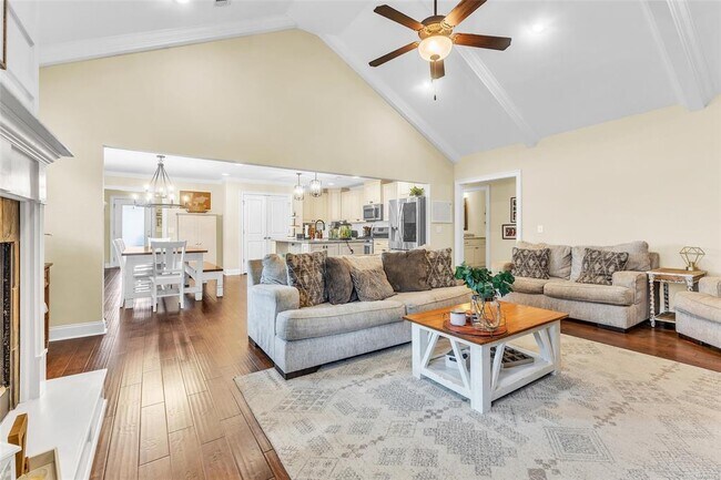 Building Photo - 1808 Mabel Dr