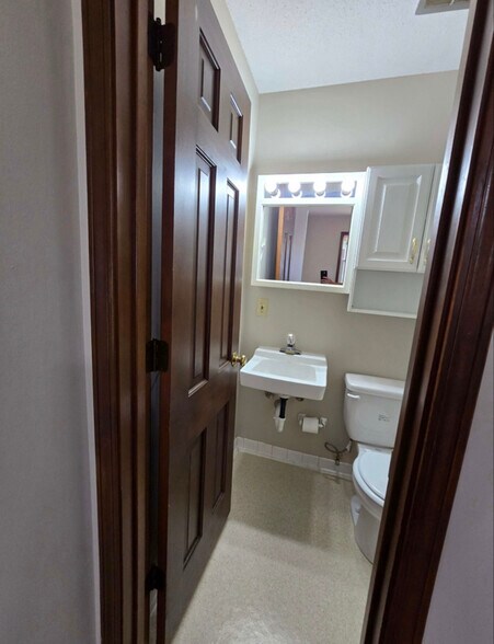 Building Photo - 4419 Sterling Ave