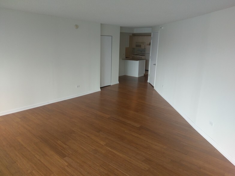 Building Photo - 545 N Dearborn St