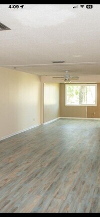 Building Photo - 123 Christine Cir