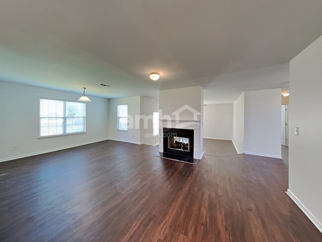 Building Photo - 108 Dunnell Rd