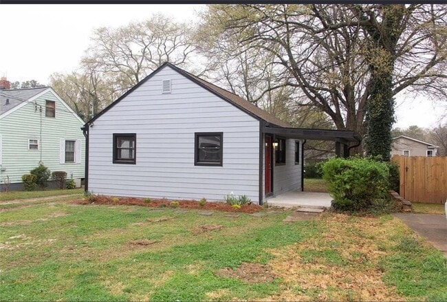 Building Photo - 2418 Crestview Ave