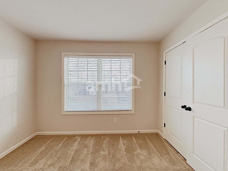 Building Photo - 4004 Crest Ridge Cv