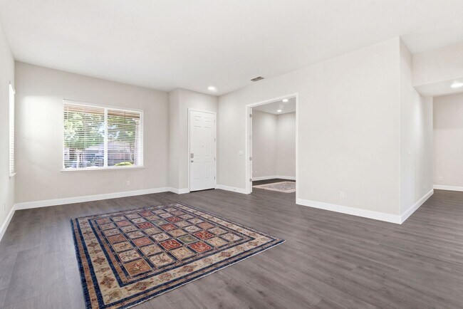 Building Photo - BEAUTIFULLY MAINTAINED SINGLE STORY HOME IN GREAT BRENTWOOD LOCATION!