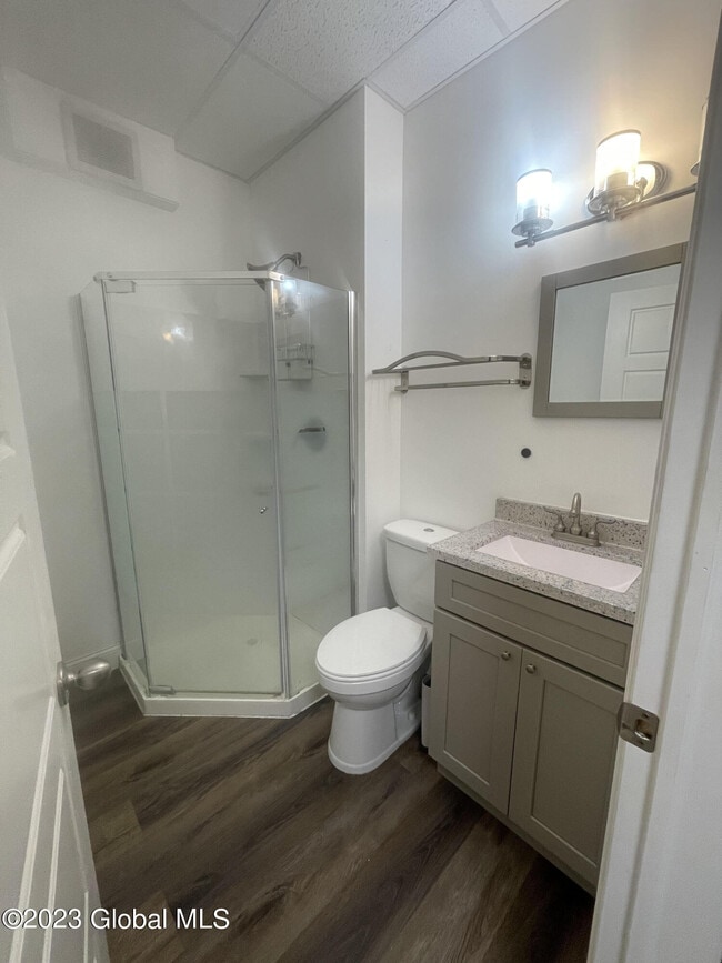 Building Photo - 198 4th St