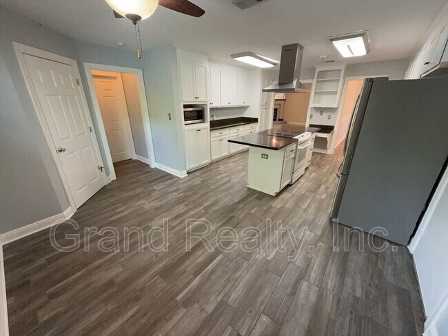 Building Photo - 5212 Jim Dandy Ln