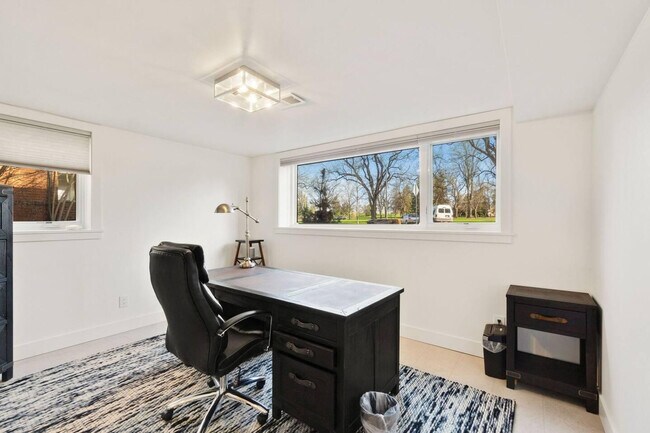 Building Photo - 1500 W Mulberry St