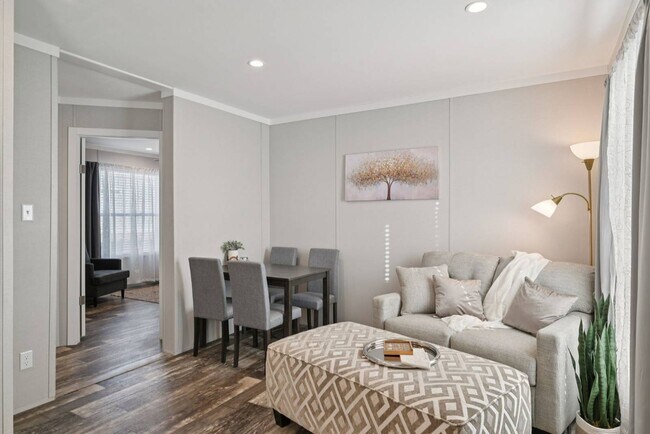 Building Photo - 1611 American Dr