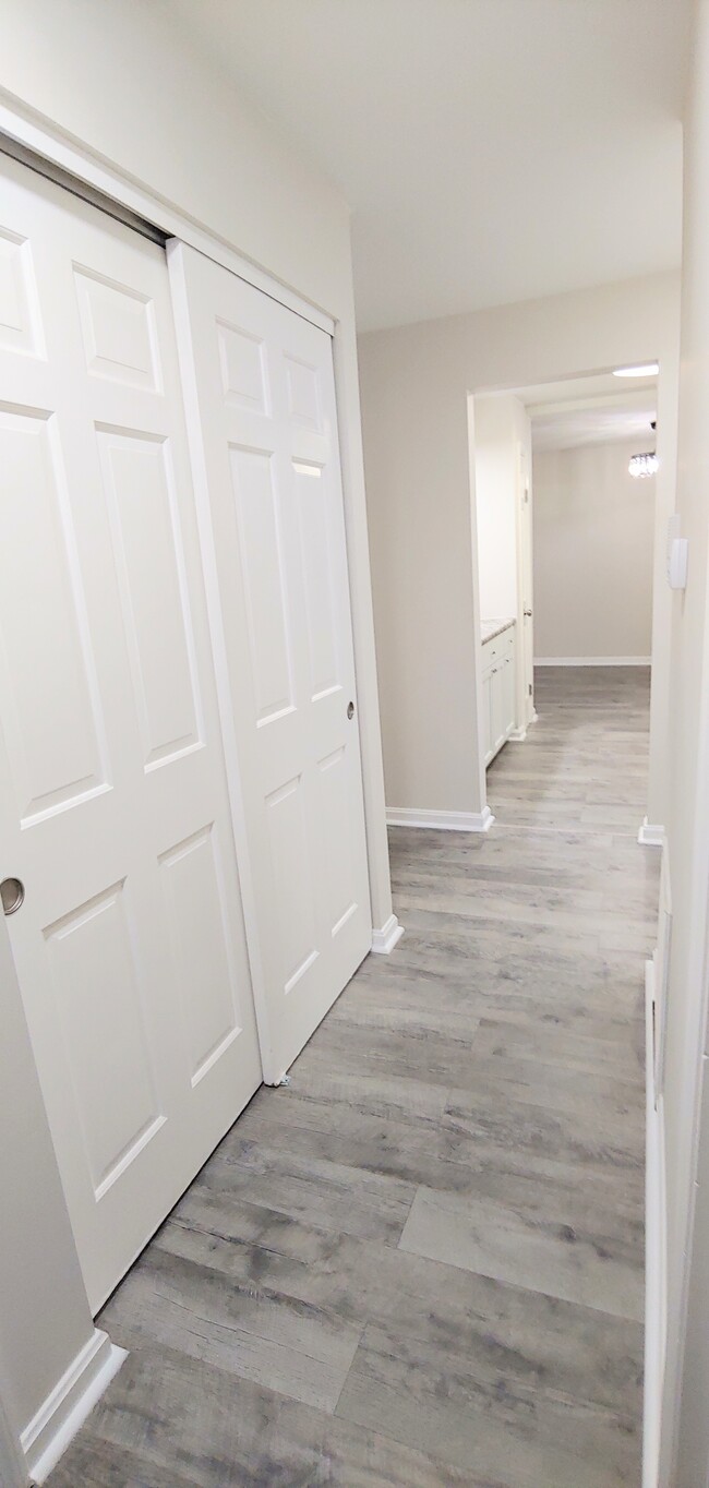 Hallway - 9750 Bunker Hill Ln