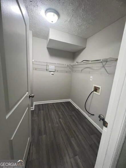 Building Photo - 9442 Cypress Ln
