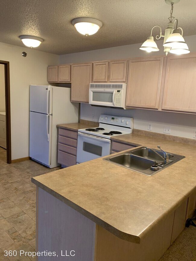 Building Photo - 3515 10th Ave S