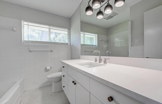 Building Photo - 6106 Shoal Creek Blvd