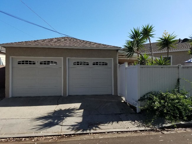 Building Photo - 610 Pine Dr