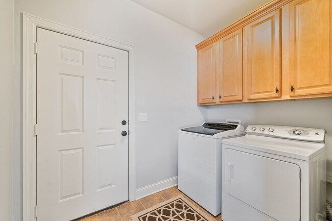 Building Photo - 201 Mantle Dr NW