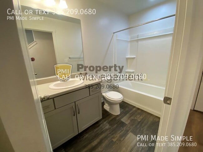 Building Photo - Great 4 bedrooms Townhome in Orem!