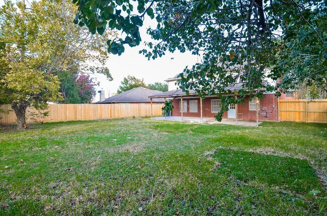 Building Photo - 3027 Texas Oak Dr